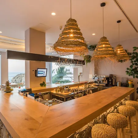 호텔 Aegean Village Beachfront 4*