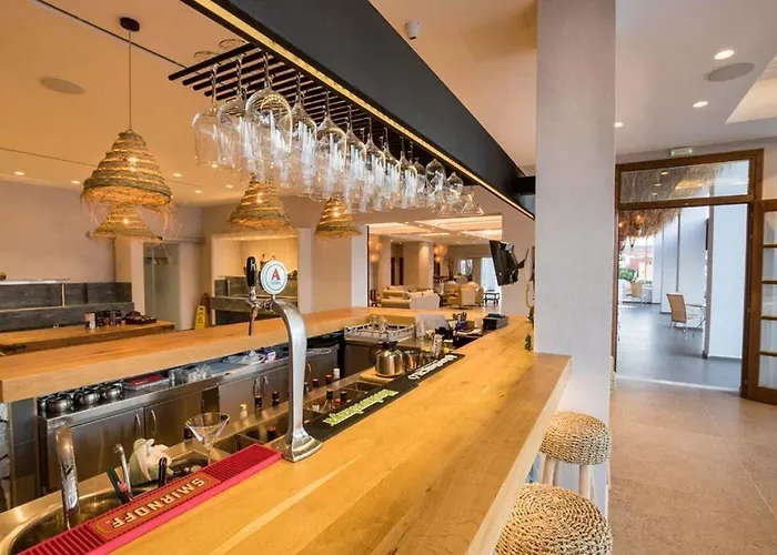 Aegean Village Beachfront فندق أموبي