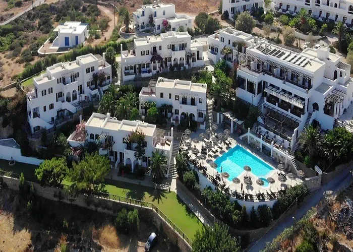 Aegean Village Beachfront فندق 4*