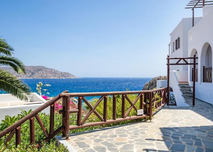 فندق Aegean Village Beachfront 4*